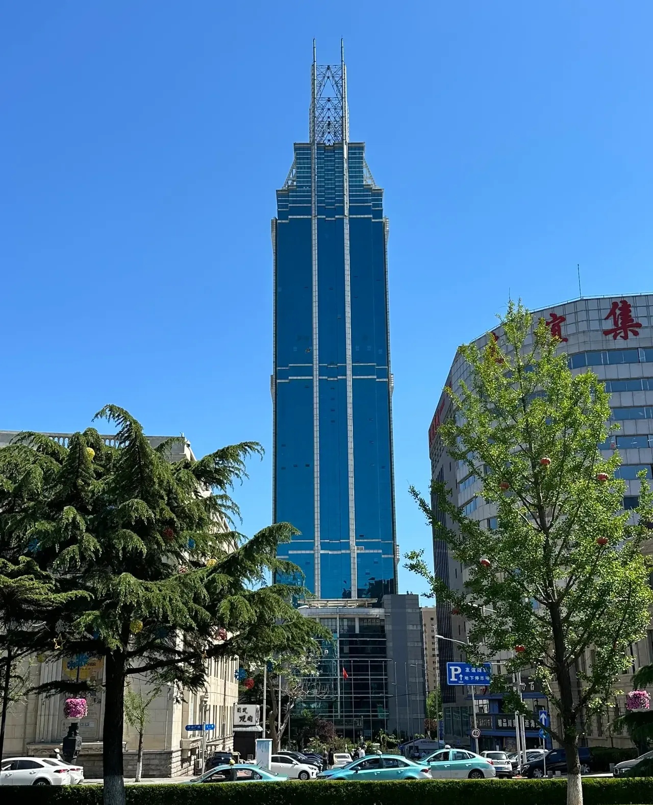 退休三年爱旅游,独游结伴各有说头 一位退休近三年