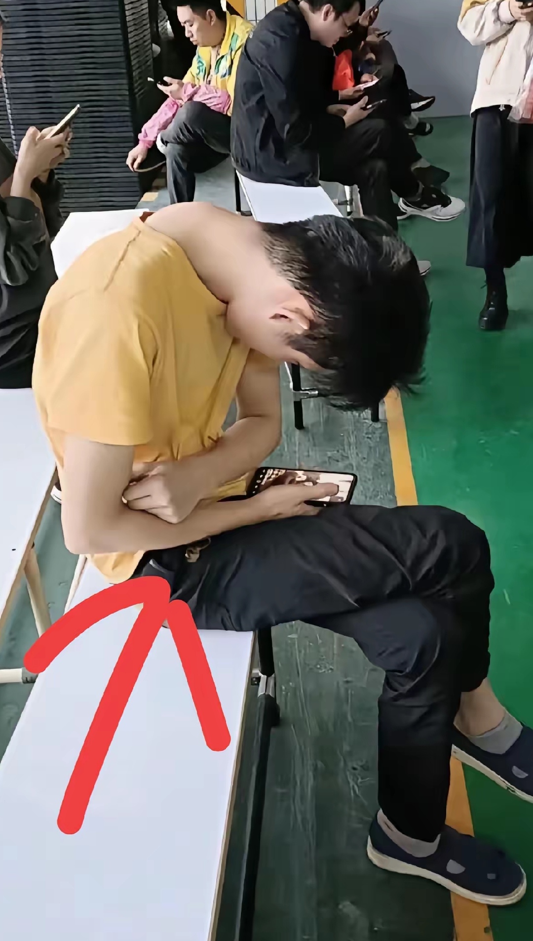 15岁少年中考后玩游戏玩出脑梗 今天无意刷到,15岁的龙龙中考结束就