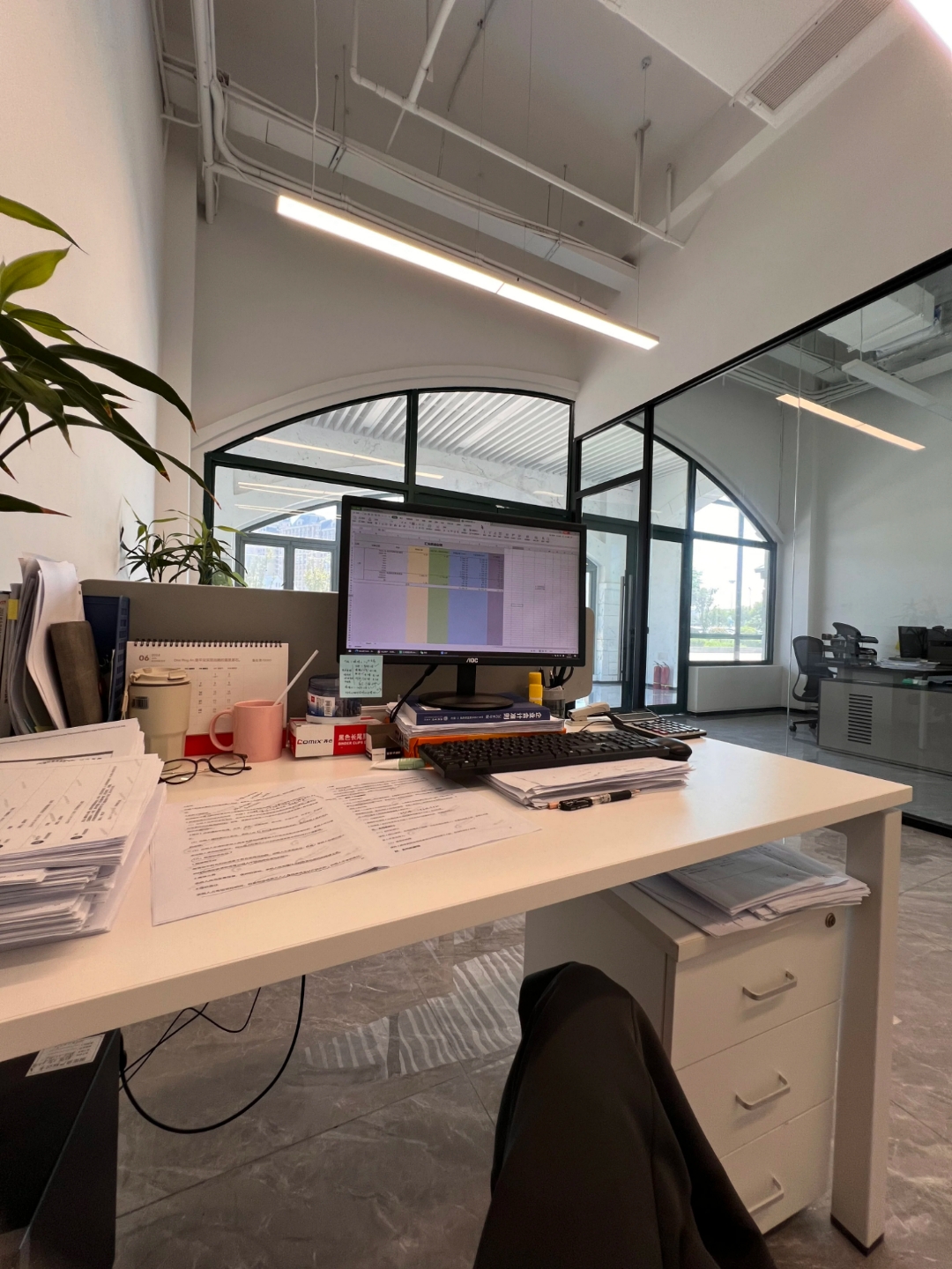 "藏式情歌轻轻响起,仿佛她的笑容就在眼前,今晚的水果也格外甜