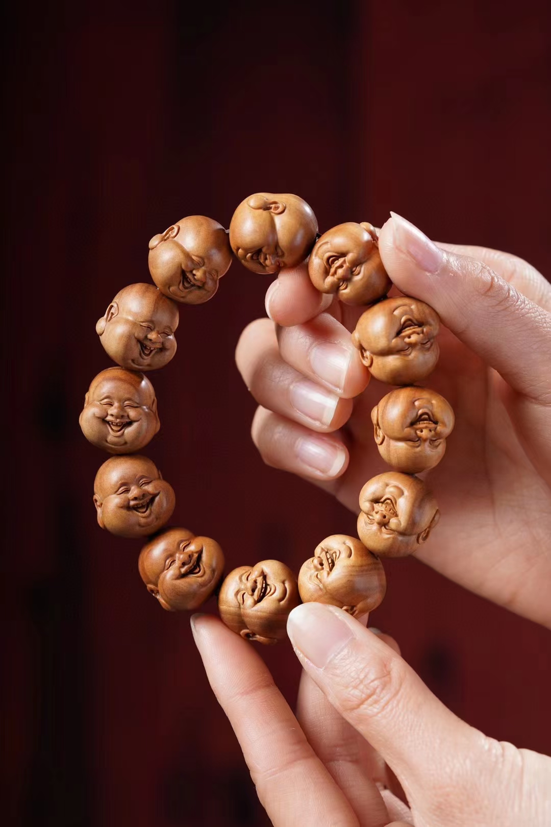 雕刻弥勒佛手串老山檀香高端品味
