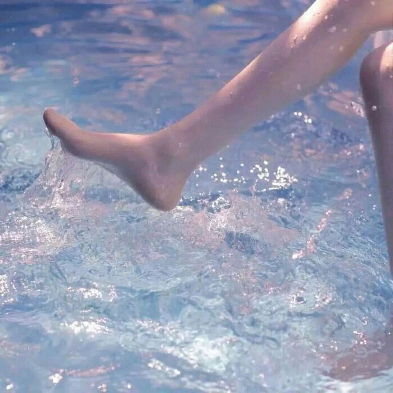 好物名称:阿玛尼305  购买价格:399  种草推荐:5  适合人群:5  好