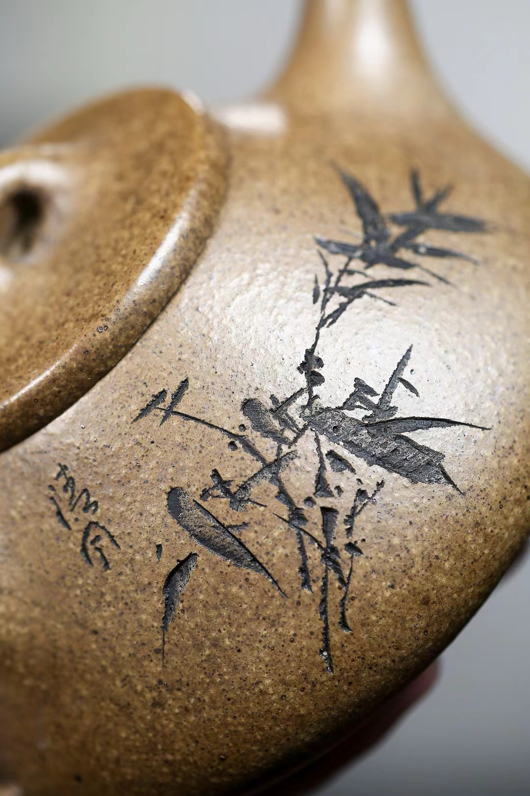 【子冶石瓢】 制壶:许夕萍(国家级助理工艺美术师) 泥料:原矿稀有