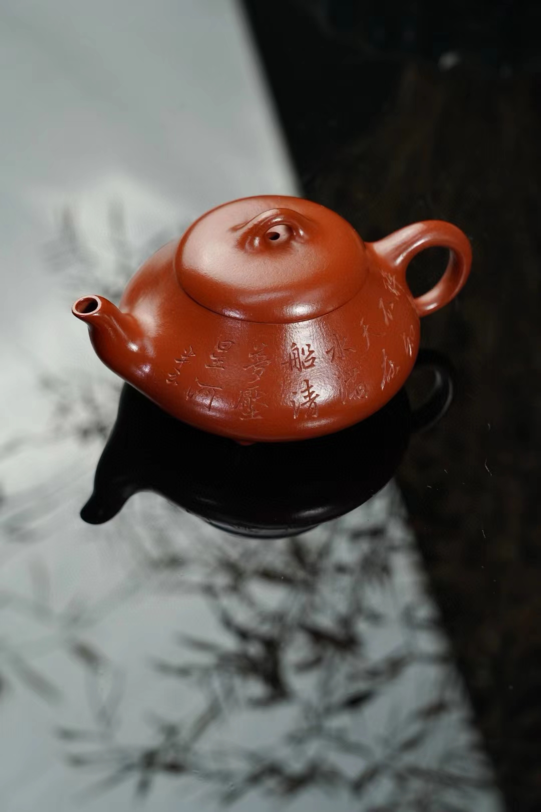 【汉棠石瓢】·小煤窑朱泥·200cc·14孔  汉棠石瓢壶,器形由徐汉棠