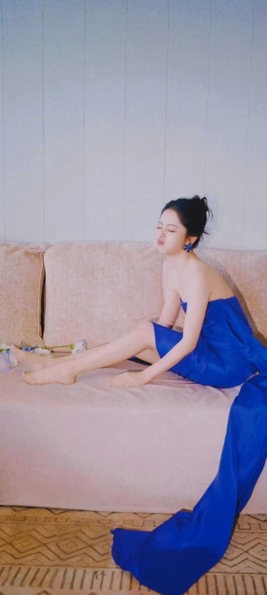 光腿光脚的谭松韵