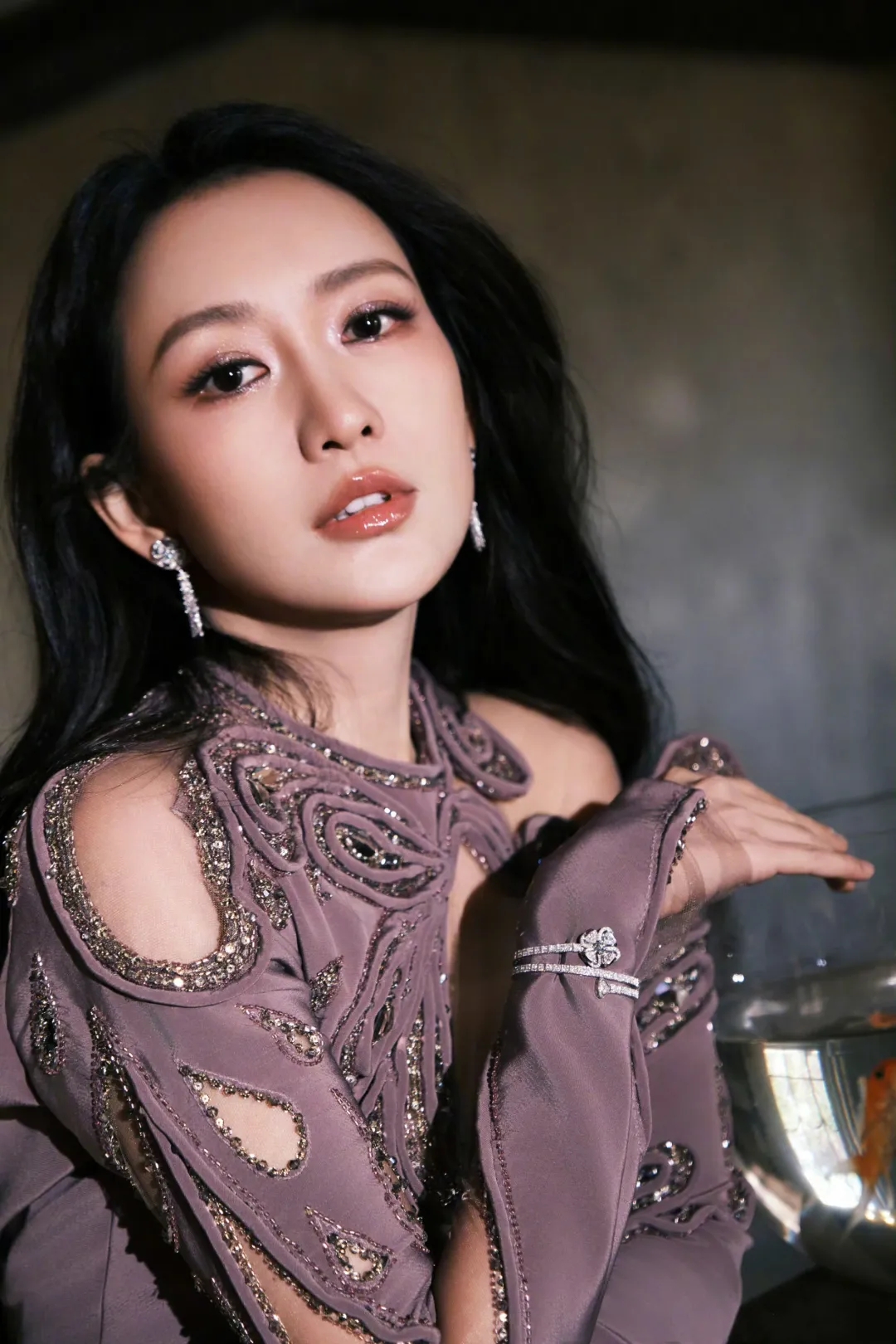 王鸥复古感十足的高清写真