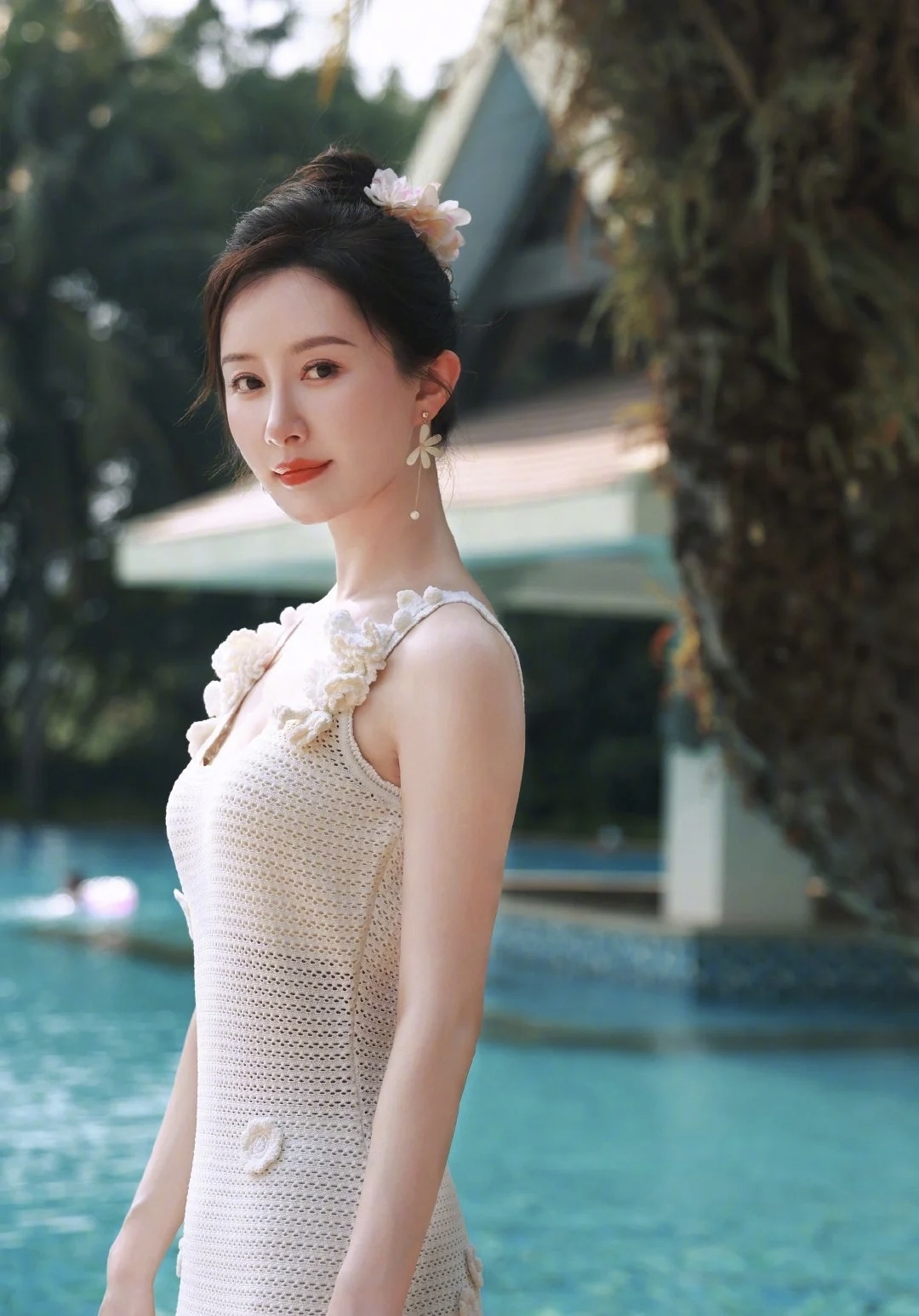 舒畅白裙柔美写真大片