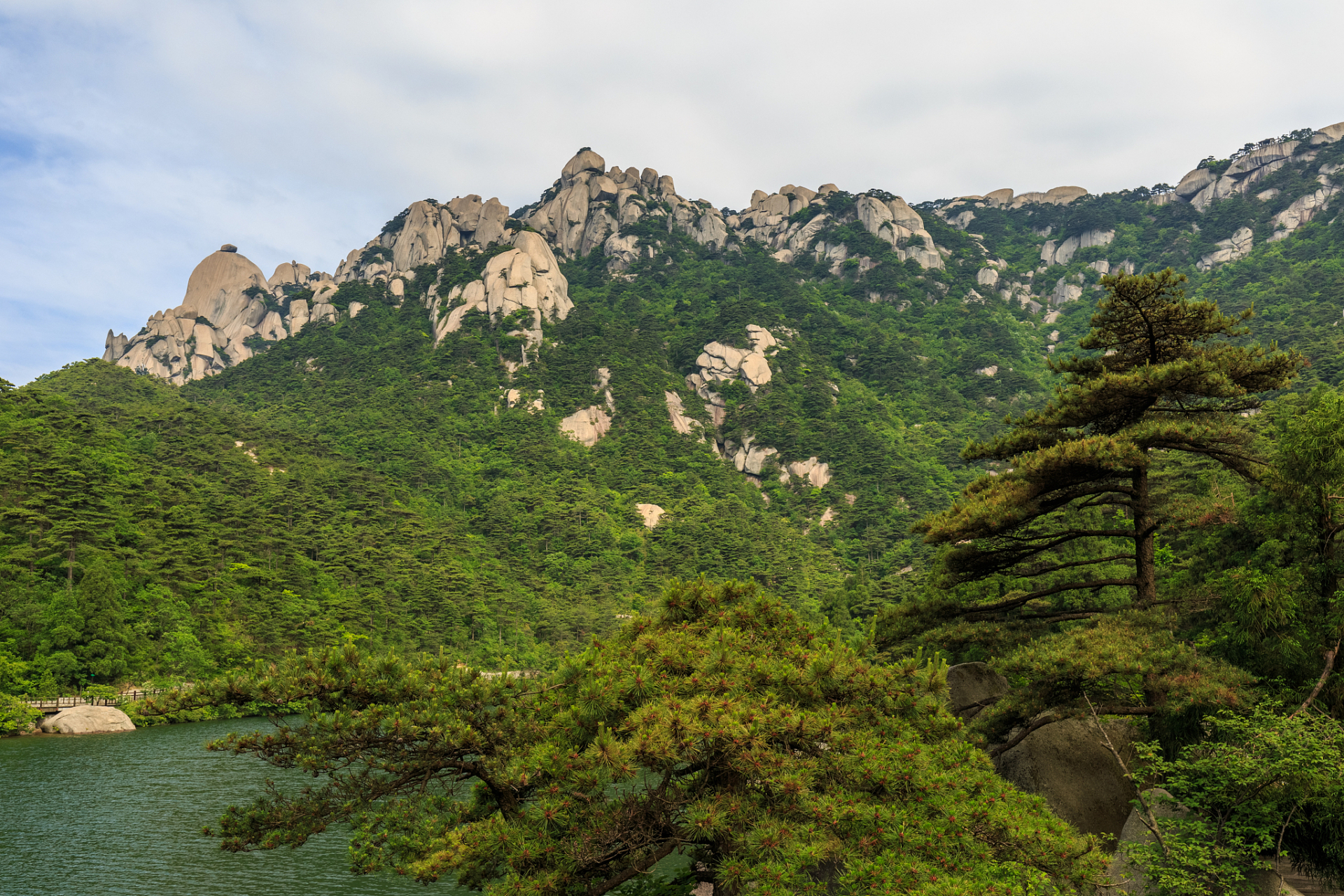 城市点评#平度市旅游攻略精简版: 景点推荐: 天柱山:位于市区北部