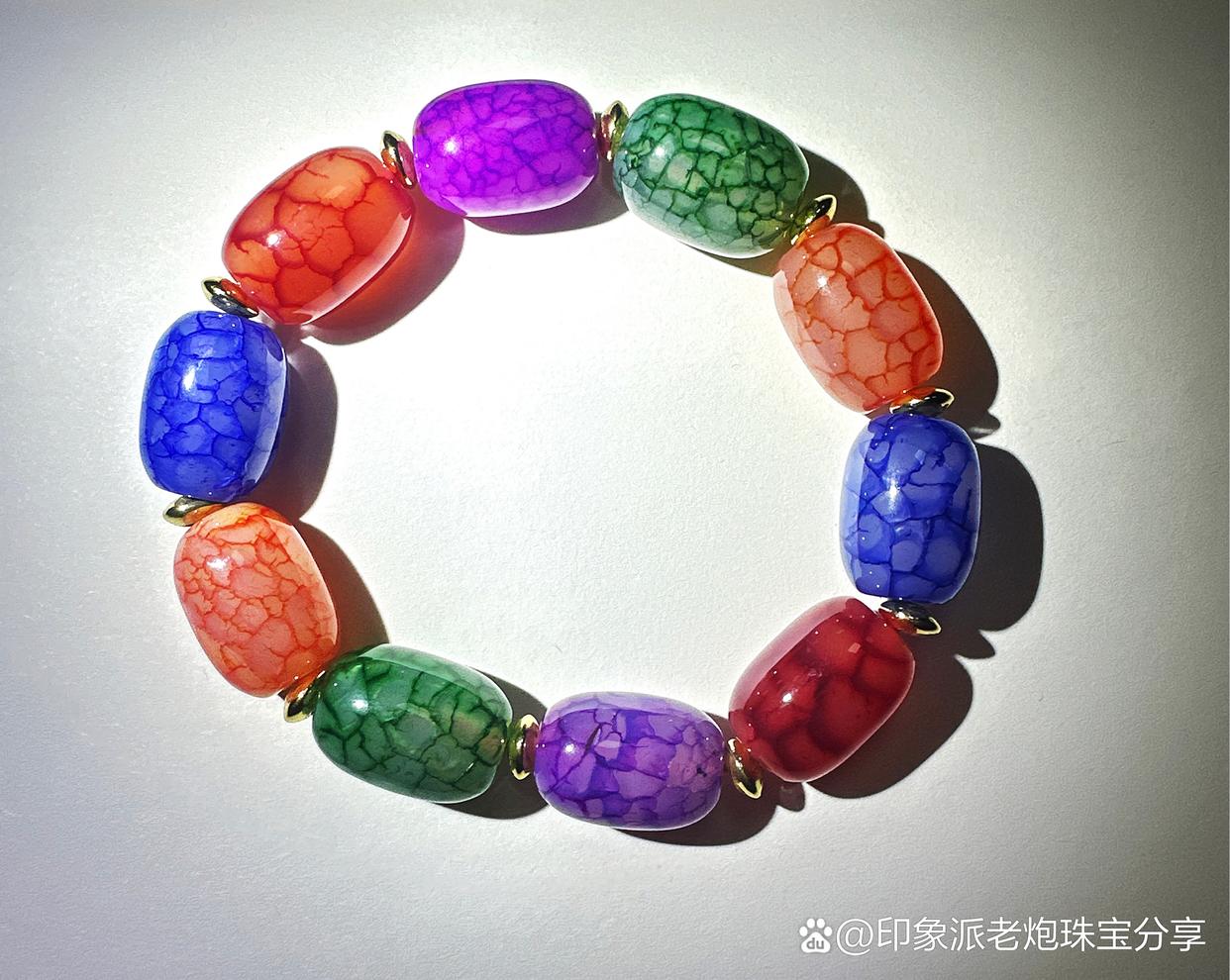 "大漠三绝"五彩补天石#珠宝文玩#  是两亿年前的火山喷发的产物,它们