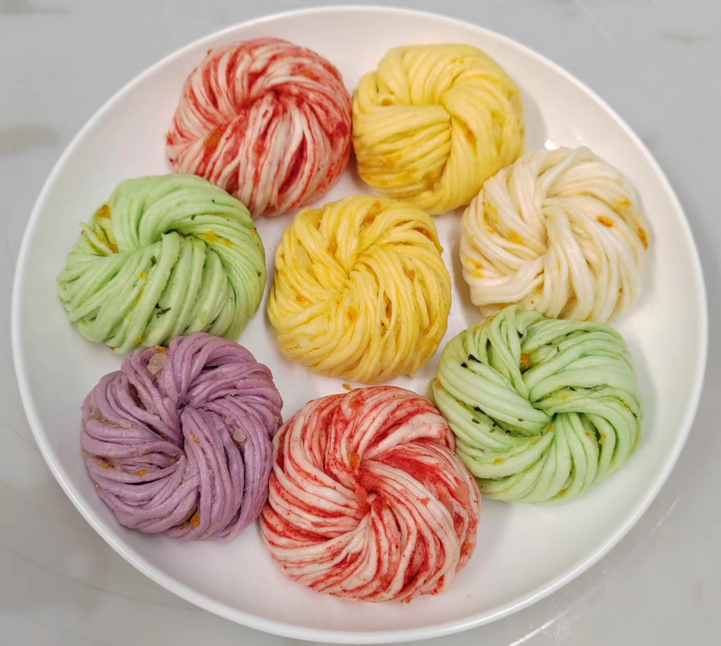 02 02 荣县平科食品的纯手工"果蔬燕窝丝"是一款精致美食,以其