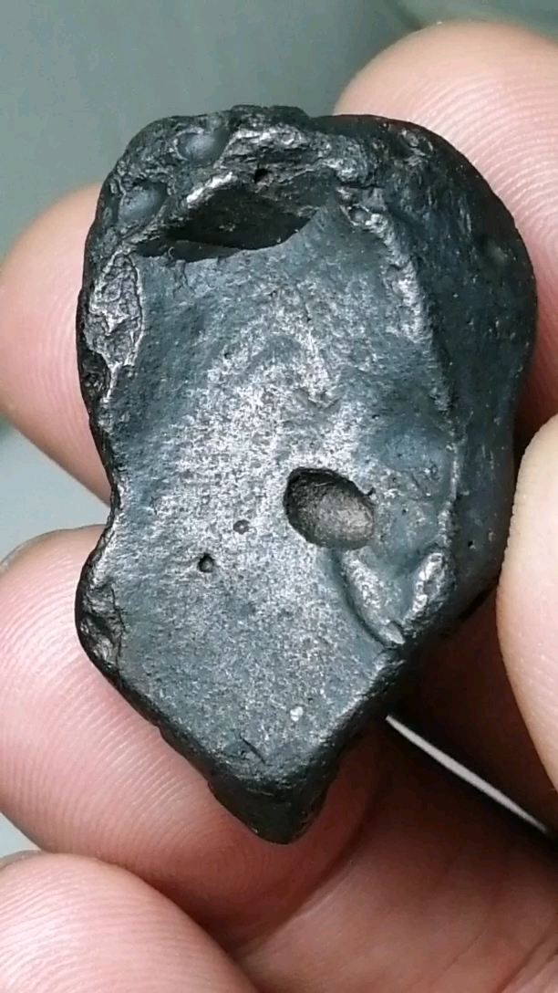 最新猎获一枚31.7克微磁小陨石#宇宙