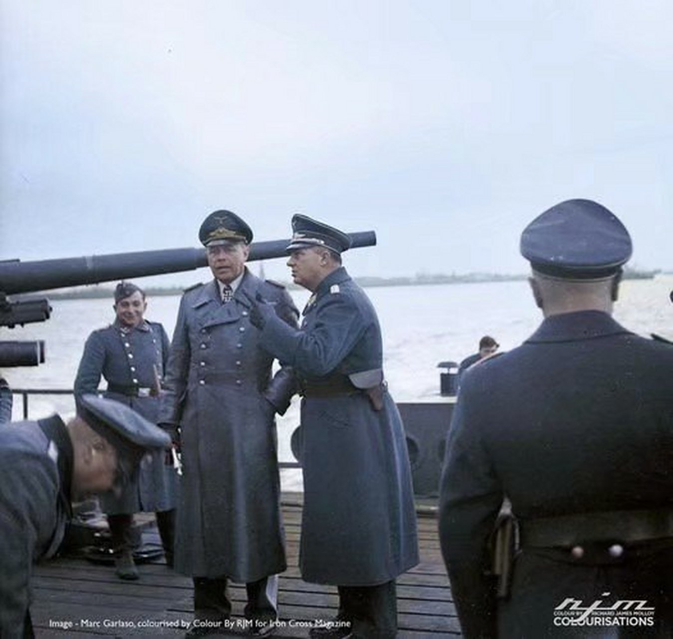 在重型西贝尔渡船上的阿尔贝特·凯塞林