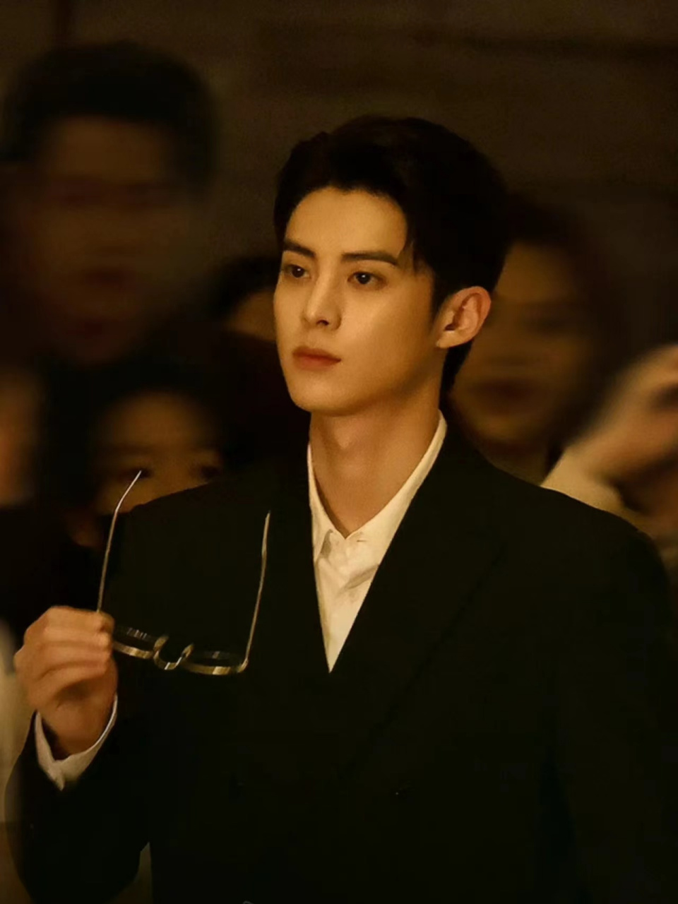 1,宋妍霏家境挺好的,私下就是大小姐脾气,有啥说啥的性格  2,真实爆料