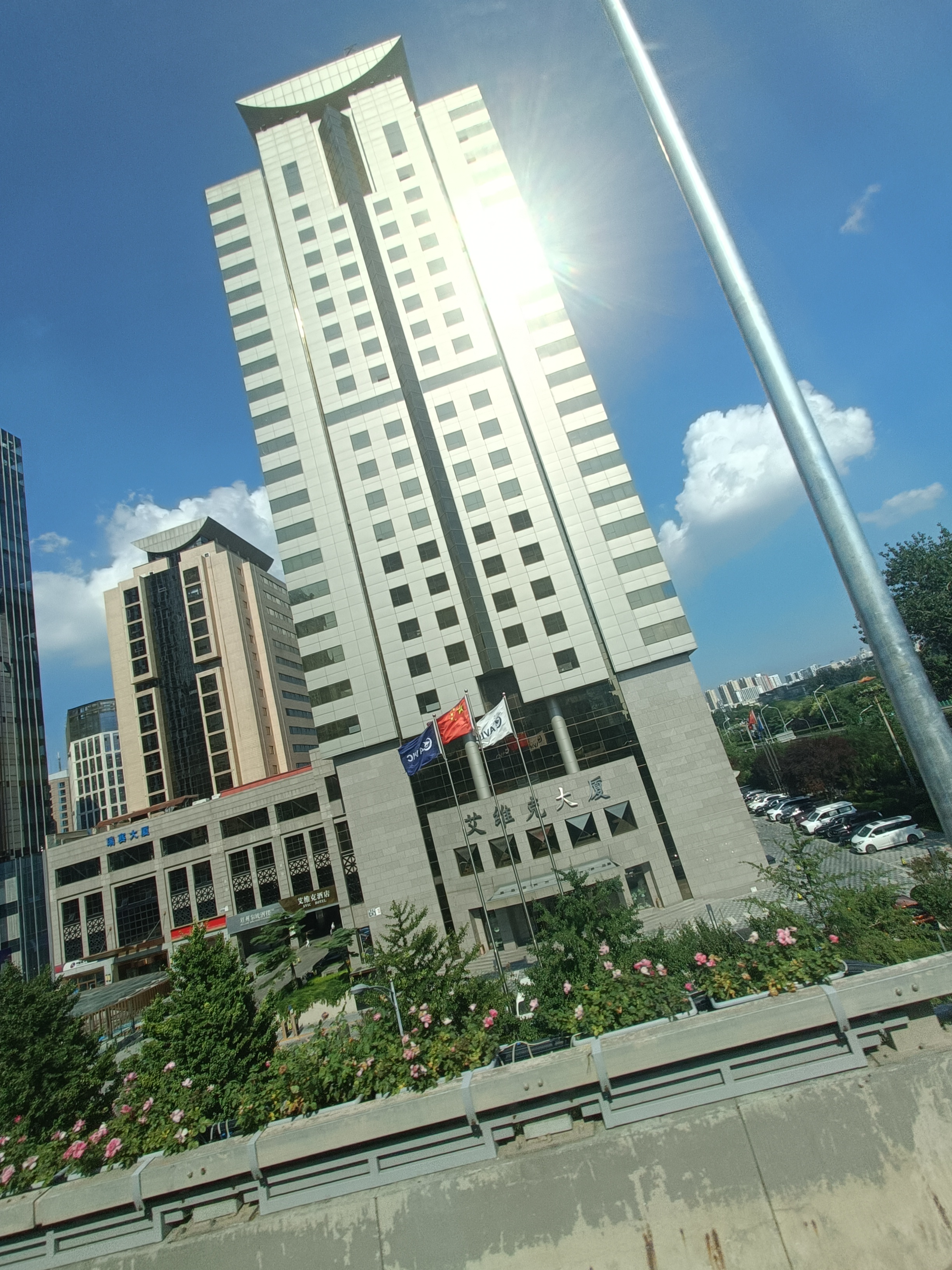 随手拍北京高楼,有几个印象比较深刻的