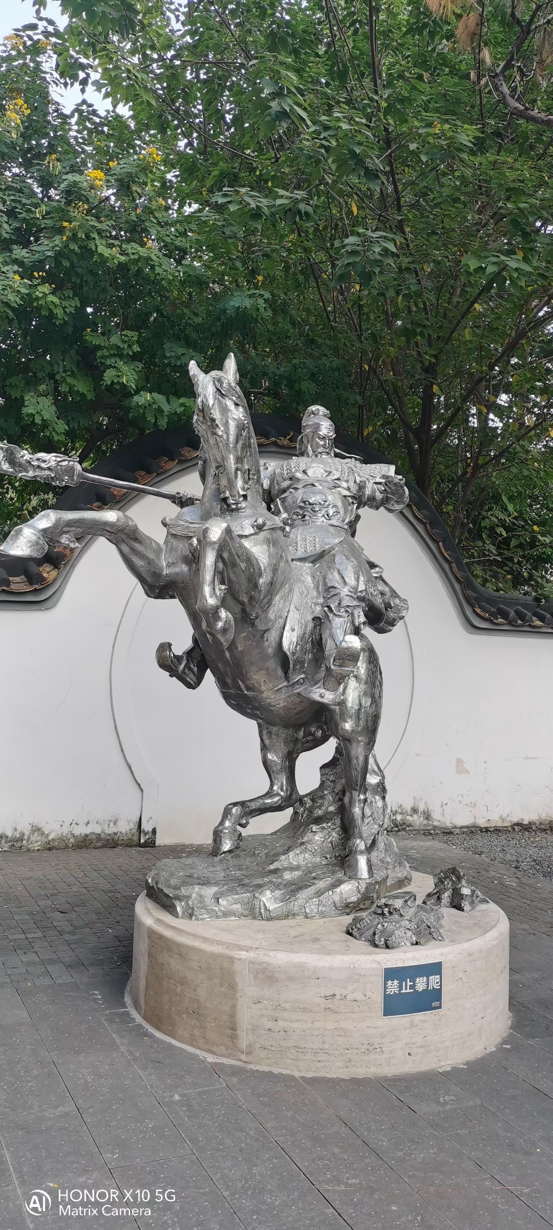 打板的风险系数高不可攀, 可以说是一将功成万骨