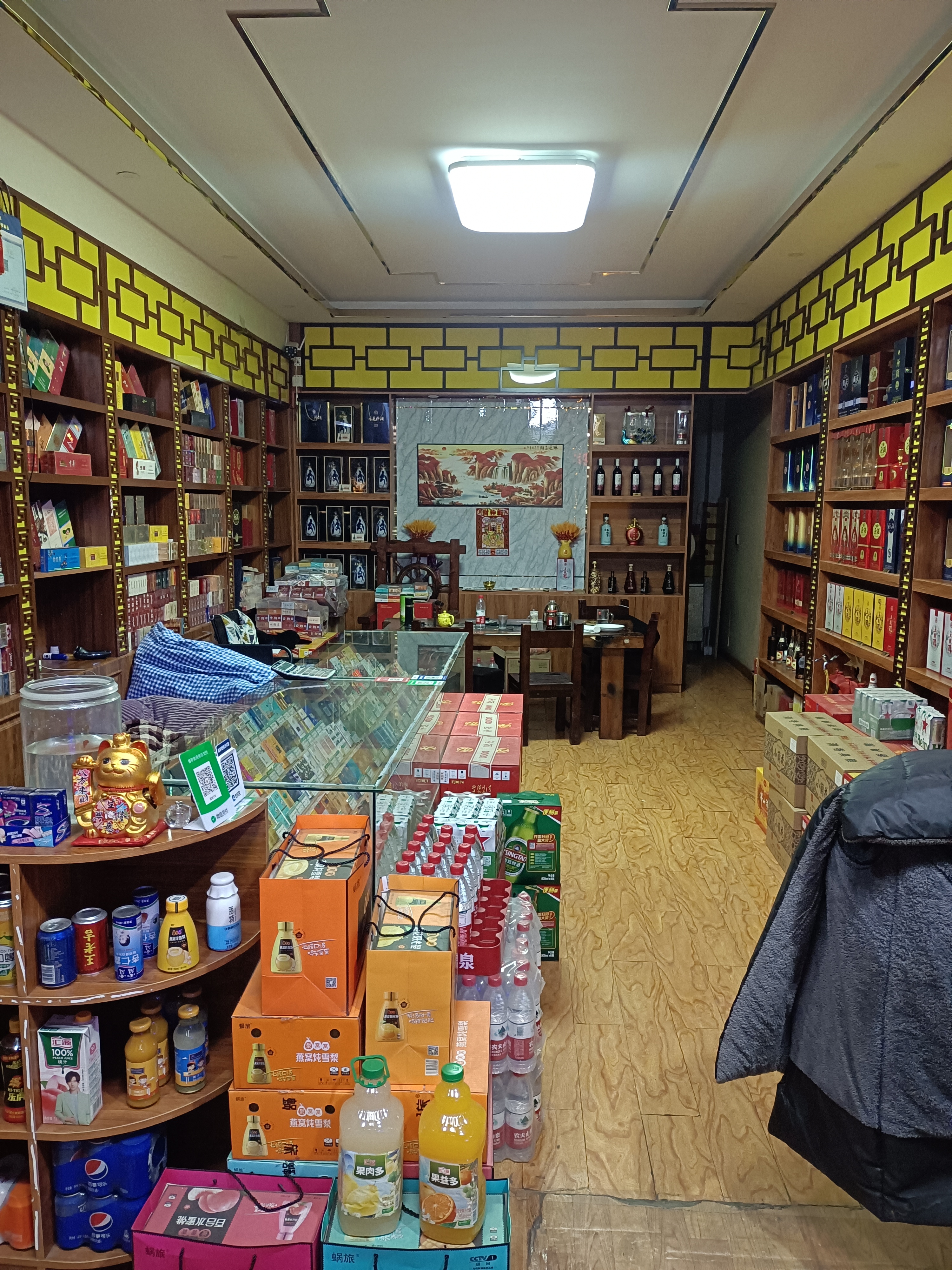 烟酒店转让,周边都是饭店,成熟小区