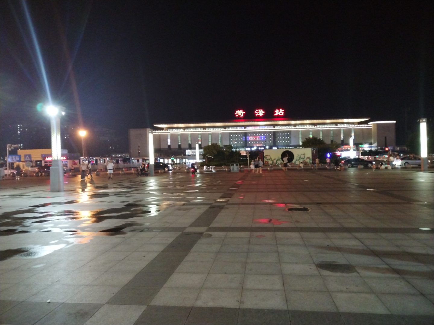 菏泽火车站夜景图片