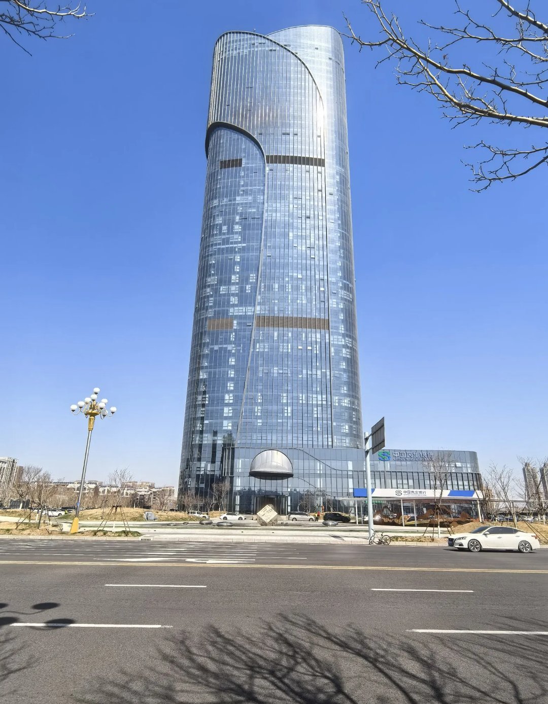 道貌岸然人事不干