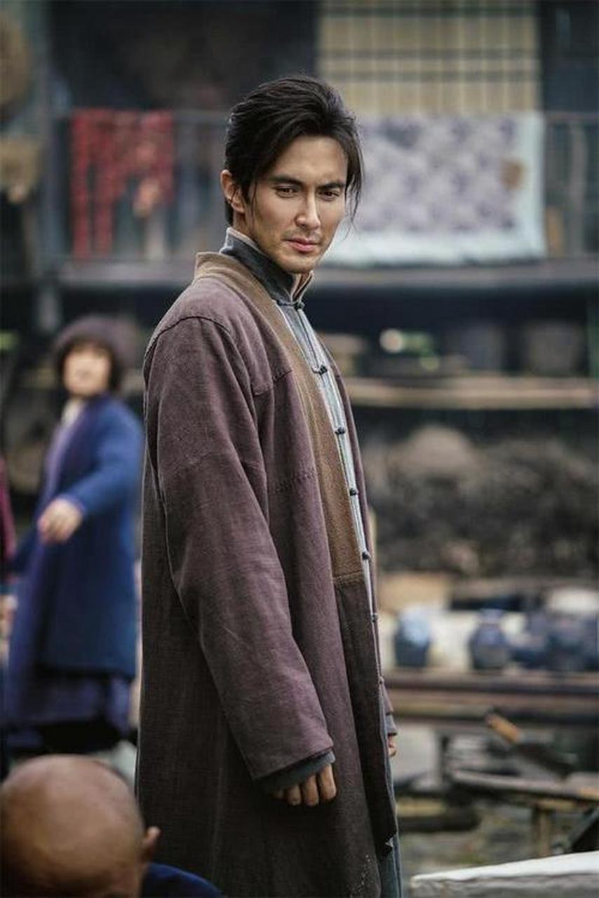 鬼吹灯之怒晴湘西剧情简介 民国时期,军阀混战,湘西军阀头目罗劳後