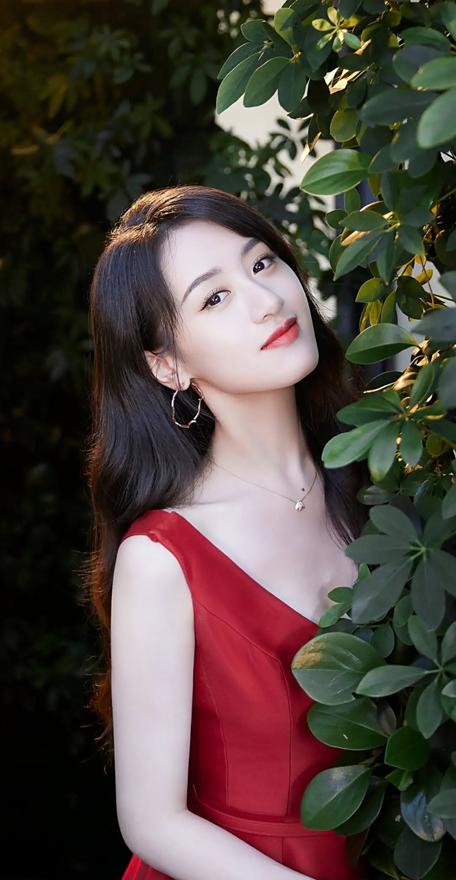 袁冰妍的穿搭让人眼前一亮,时尚有活力