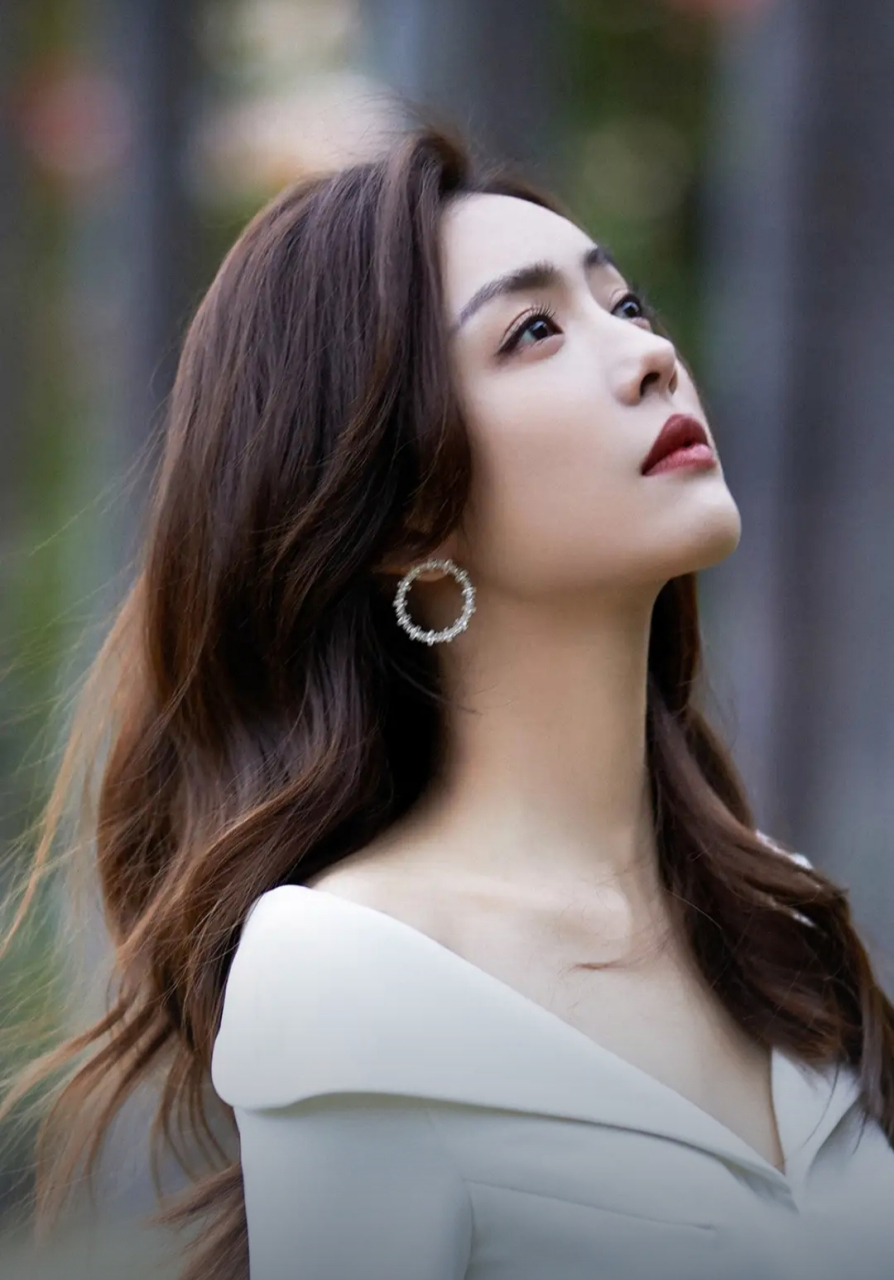 蔡文静真是一个拥有撩人曲线的美人啊!