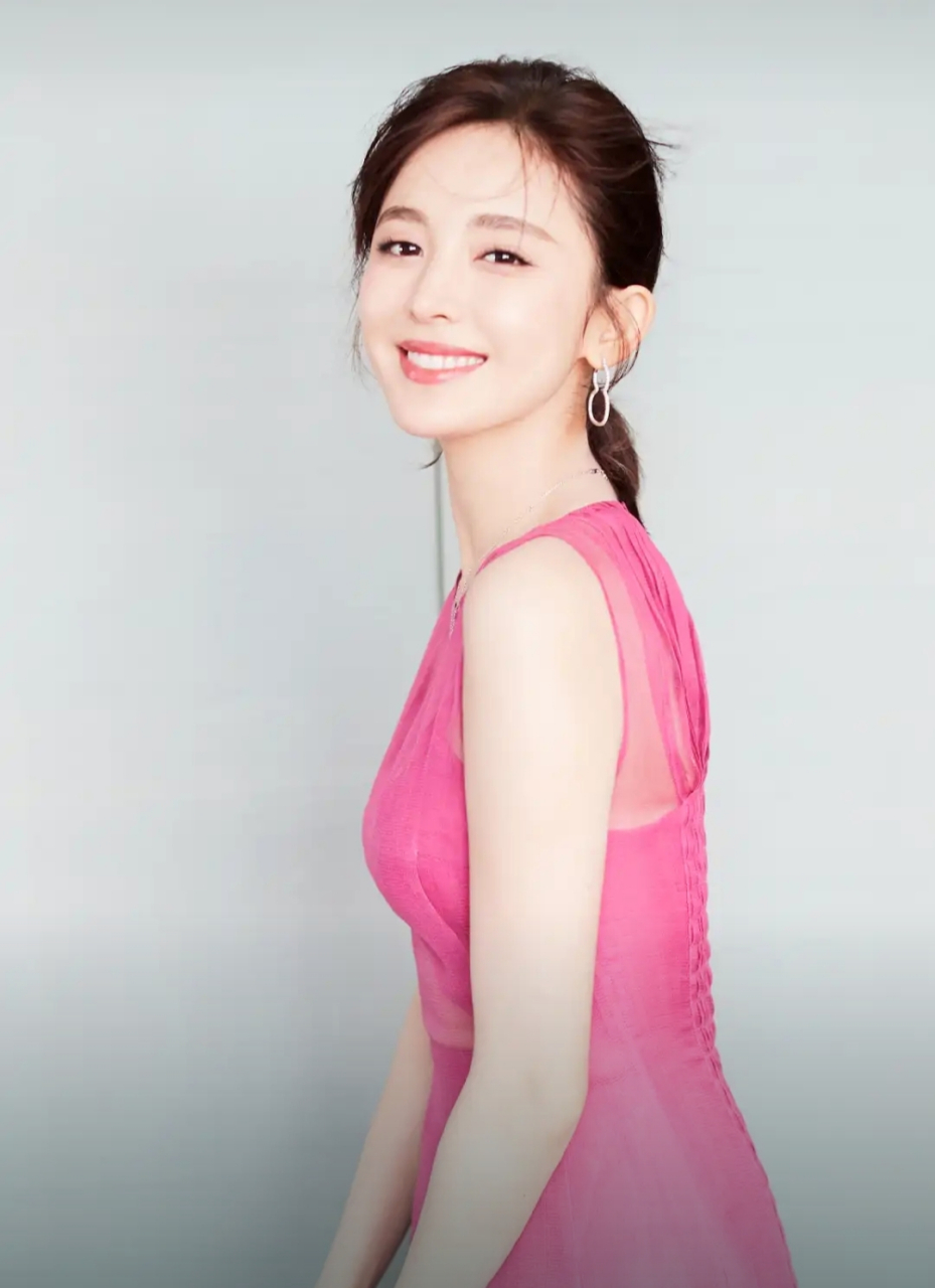 被称之为冰山美人的古力娜扎!