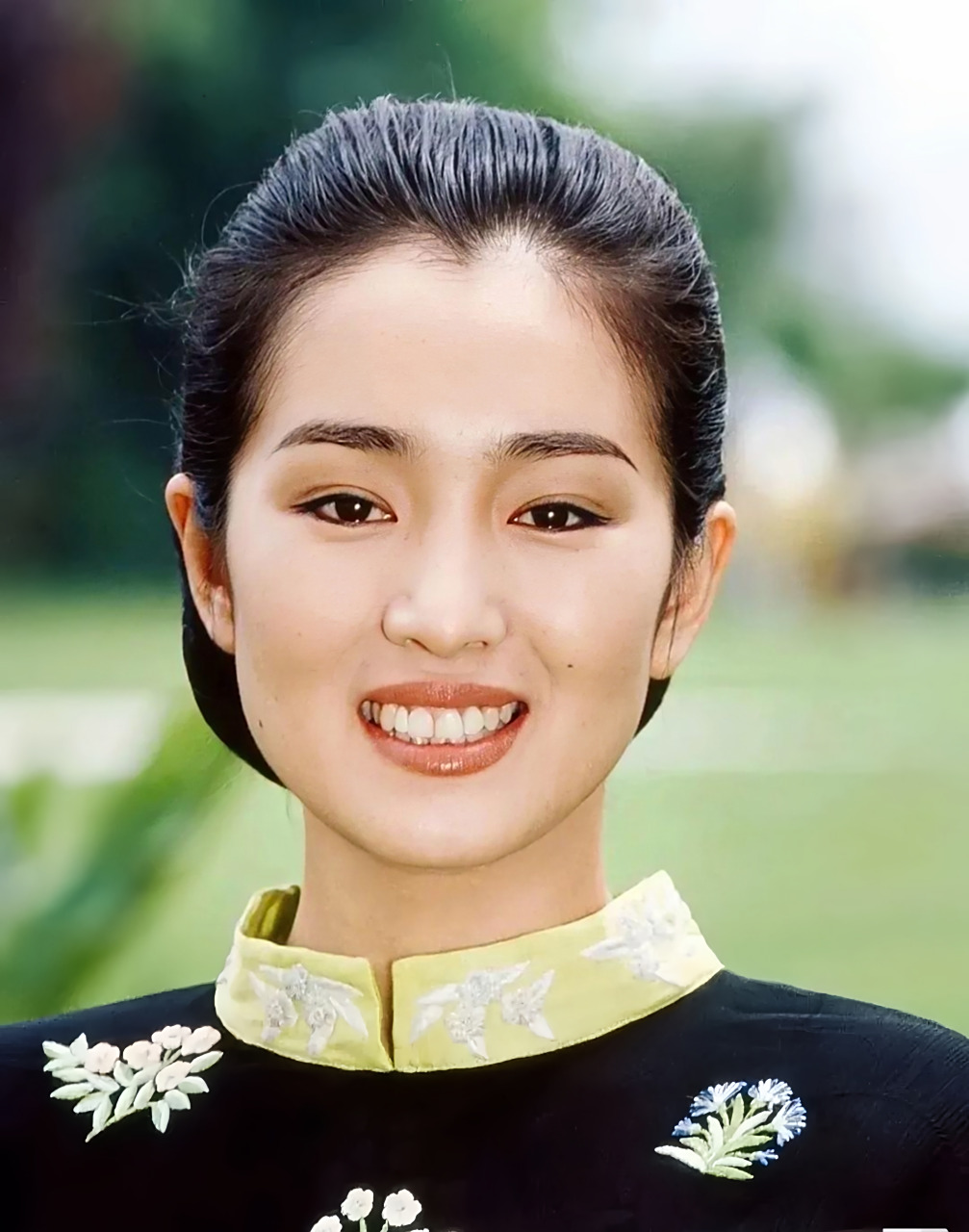 巩俐原来这么美. 这组照片是我见过最美的照片.