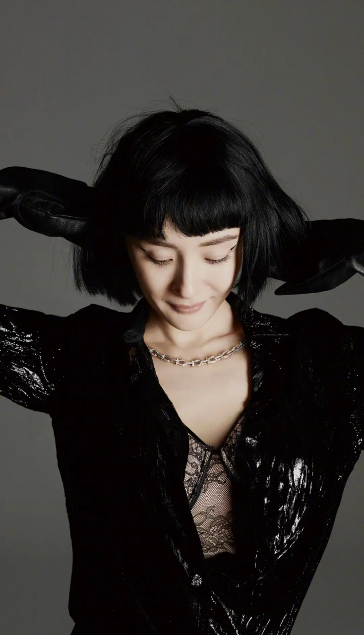 杨幂性感短发造型,超靓!