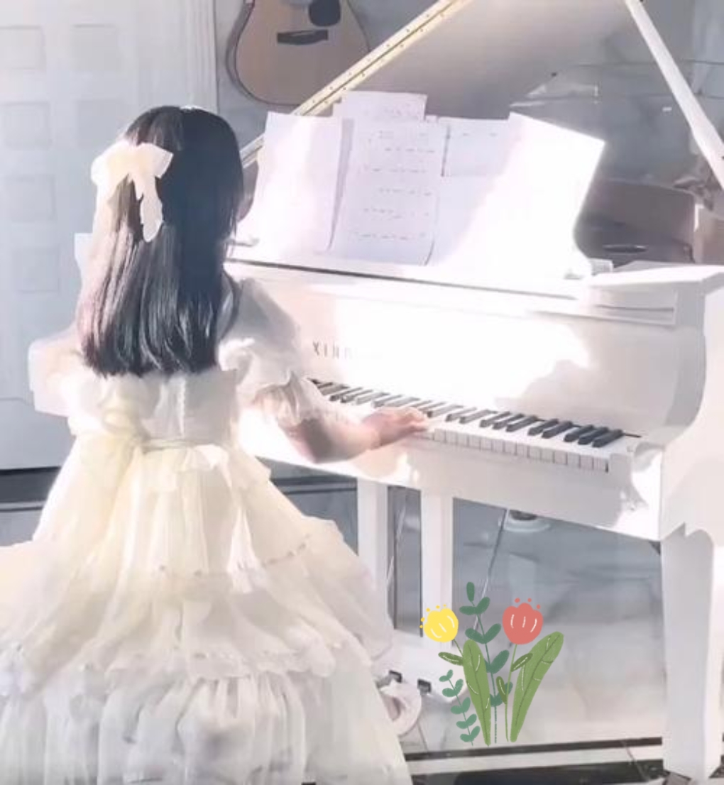 弹钢琴女生头像#拿图吱声!