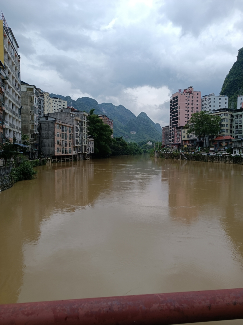 广西巴马坡月村图片