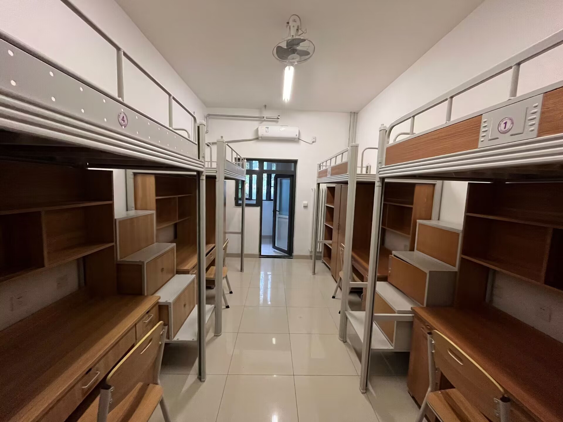 山东第一医科大学宿舍 上床下桌,四人间, 空调and独立卫浴 住豪华宿舍