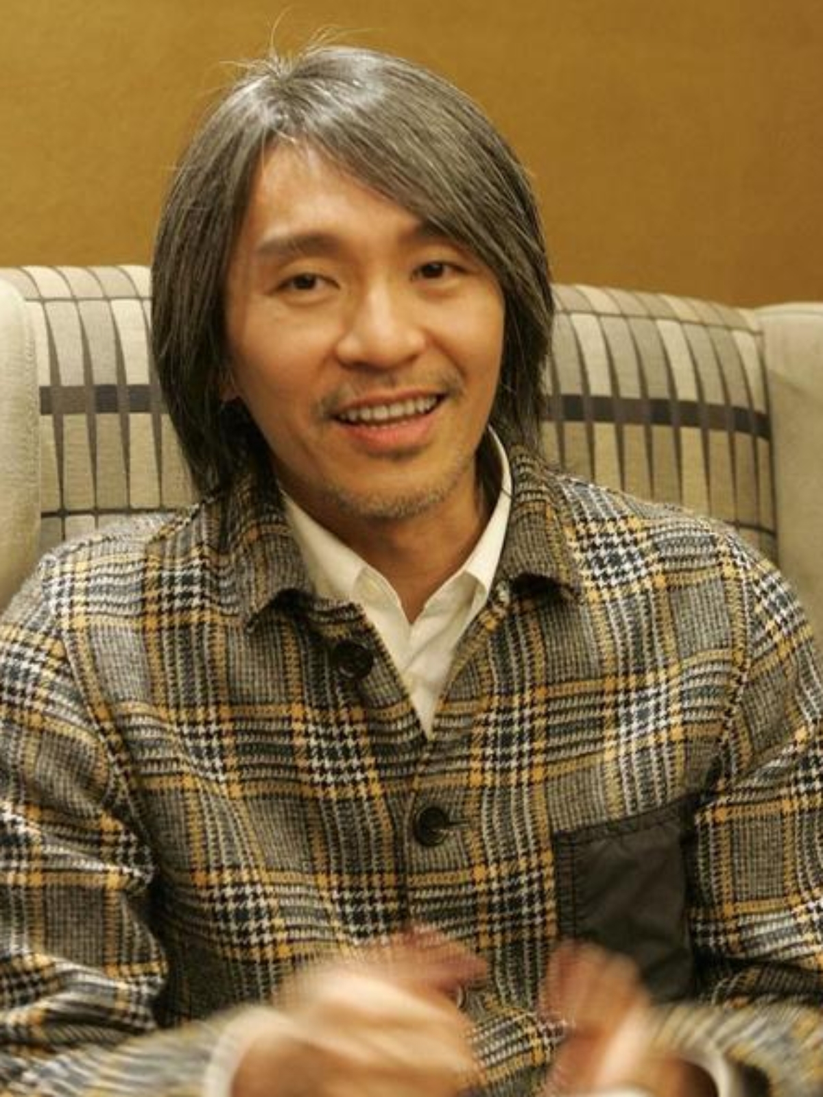 热点思辨会# 周星驰的新片《女足》于2025年3月7日正式开机,拍摄地点