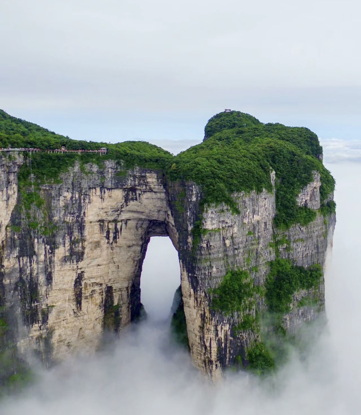 要听劝能救一个是一个  景点篇 1天门山 建议游玩时间:5