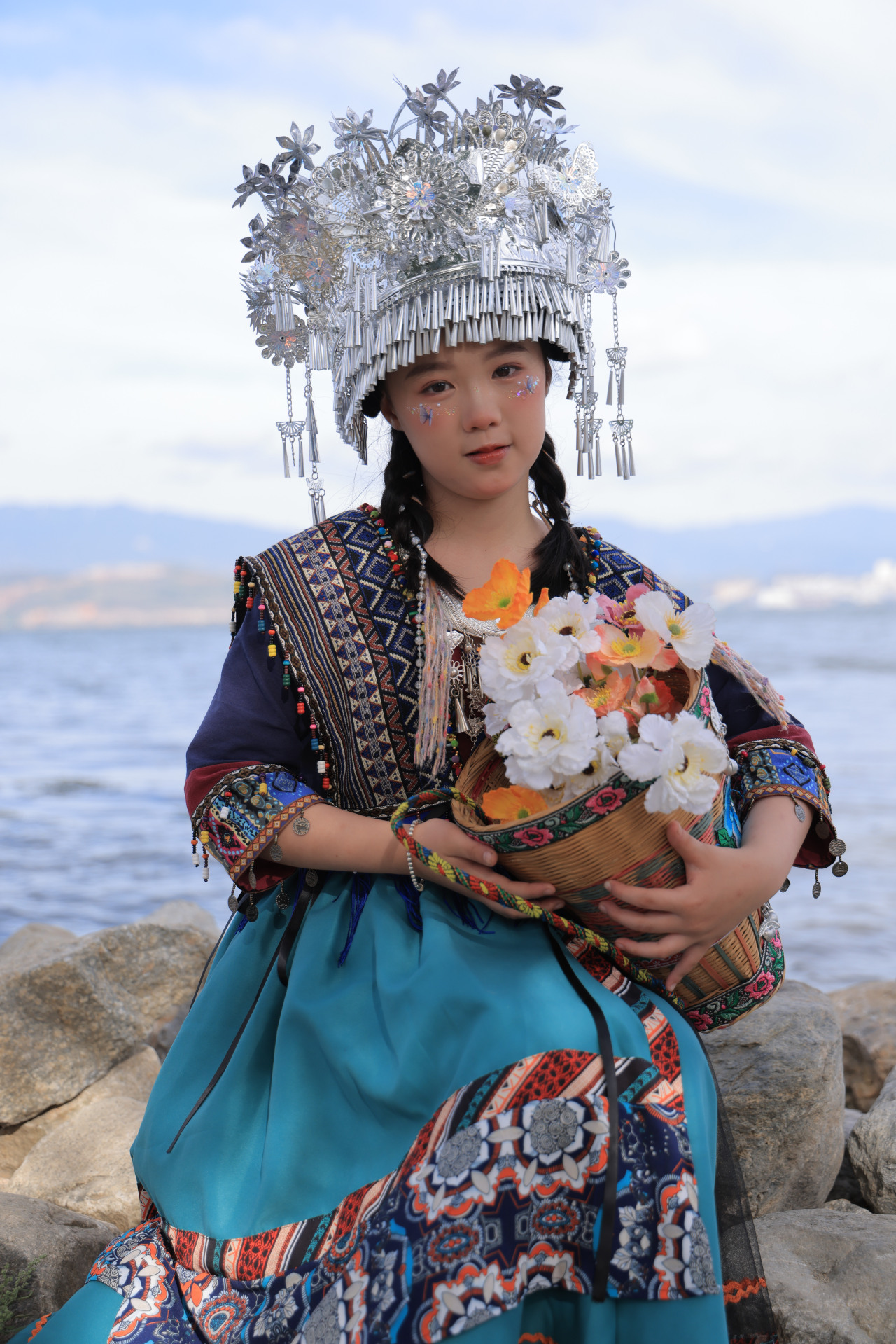 78绝美苗族女孩,带你走进银饰的奇幻世界78  99第一次见到苗族