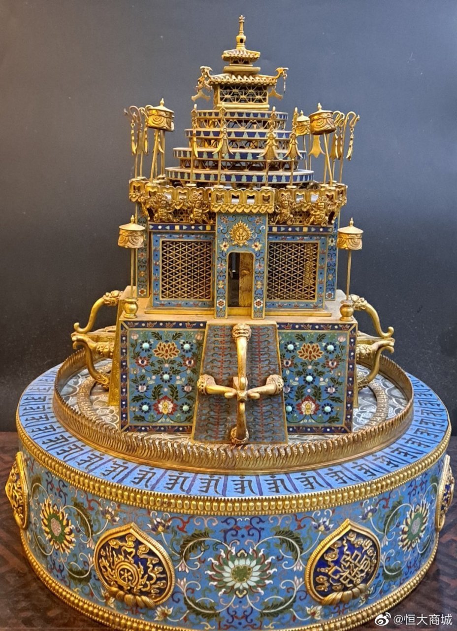 清乾隆造办处御制铜胎掐丝珐琅坛城一对,这一对坛城当时是分开了,老曾