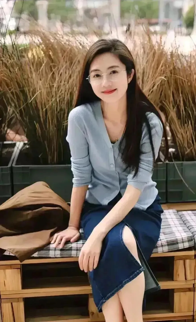 老公的妹妹贷款买的车,现在还不起车贷了,由我老公