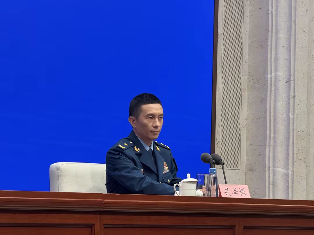 阅兵领导小组办公室副主任吴泽棵说,考虑老兵身体状况等,不组织抗战