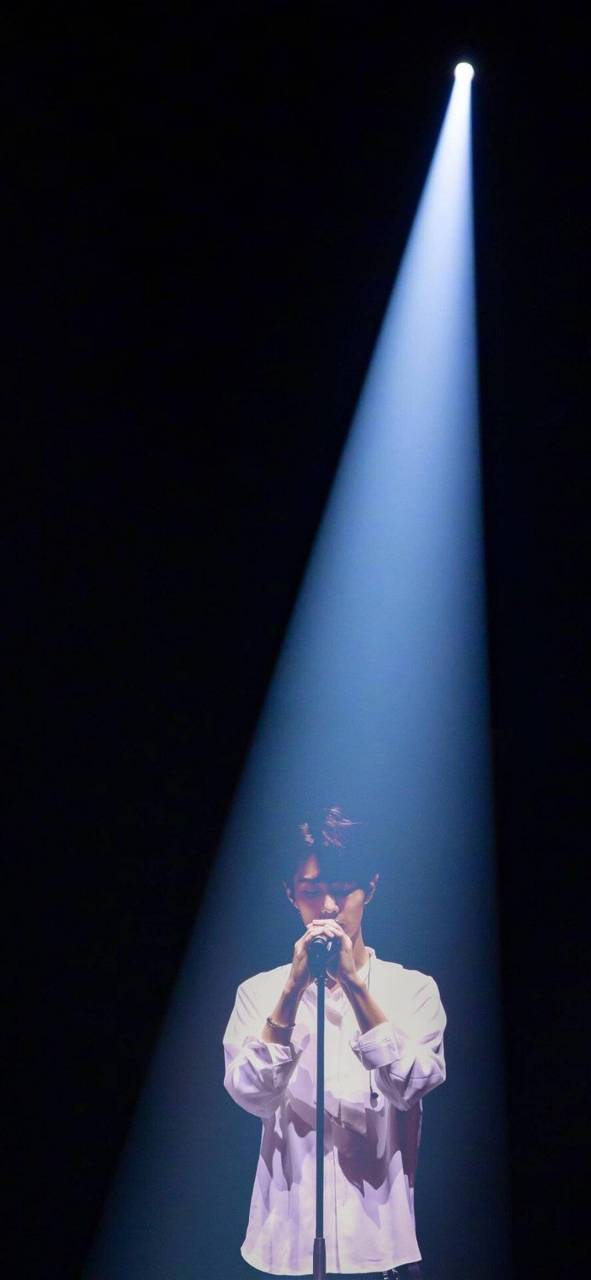 肖战#         余生很长,我愿做你星河里的一点光,微微闪耀,静静观赏