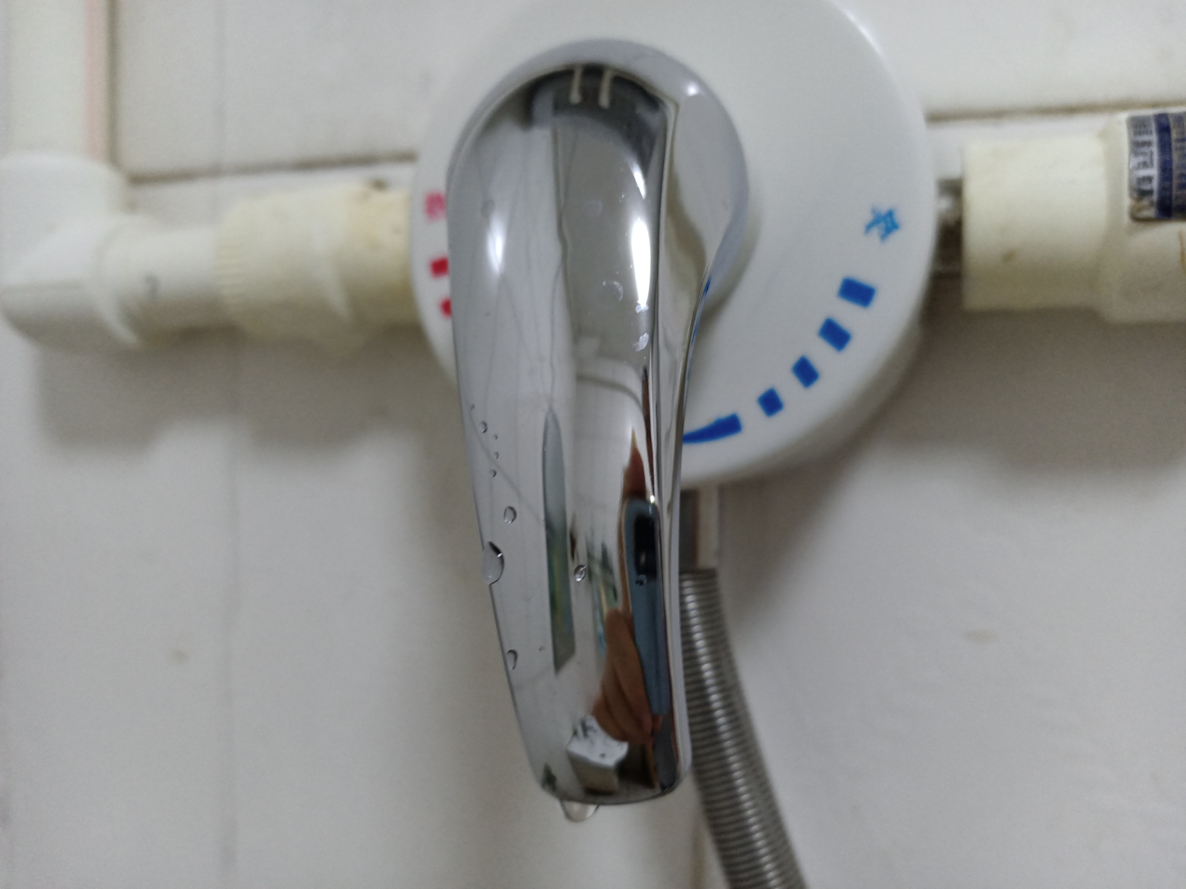 my wife repaired the valve of the water heater with a new one