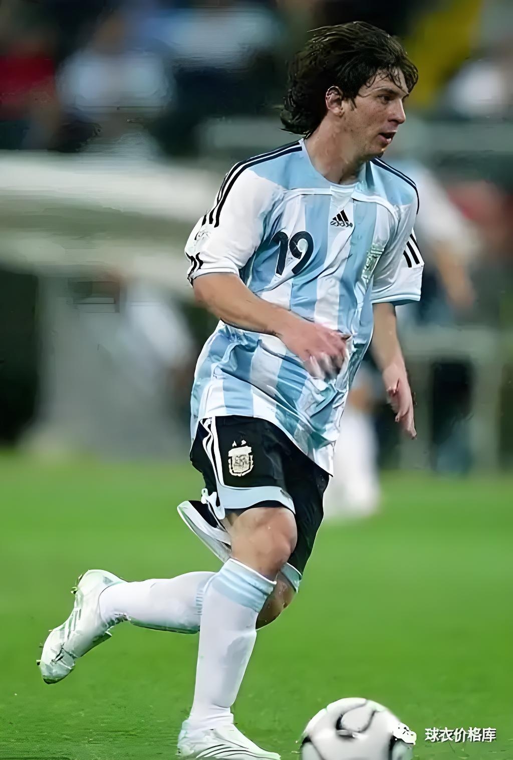 18岁的梅西梅西06世界杯图梅西世界杯19号梅西比赛照片2006世界杯梅西
