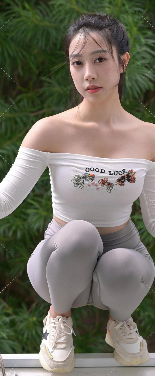 身材火辣的小姐姐