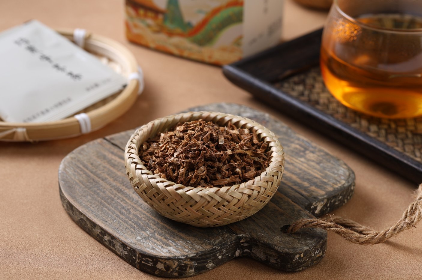 新到的牛蒡茶,包装精美,忍不住先泡一壶尝尝鲜!