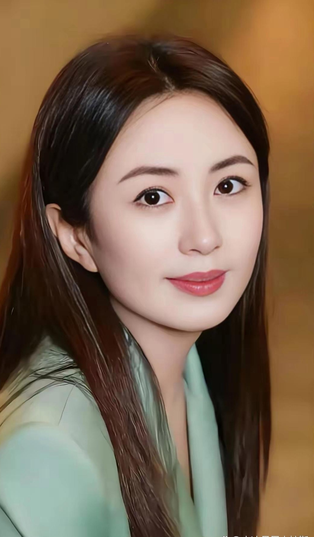 杨童舒,中国内地女演员,以温婉气质和精湛演技著称.