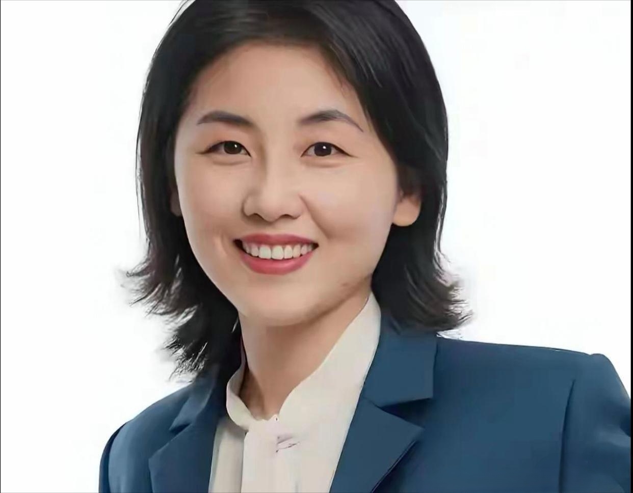 颜宁,1977年出生于山东济南,是基础生物学家,中国科学院院士,清华大学