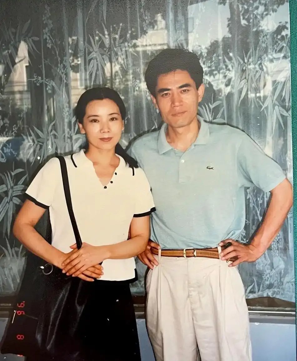 把石膏模子磕成了坛潞枇移拮有焓廊僬掌禄菝 老婆吴国英陈惠敏老婆