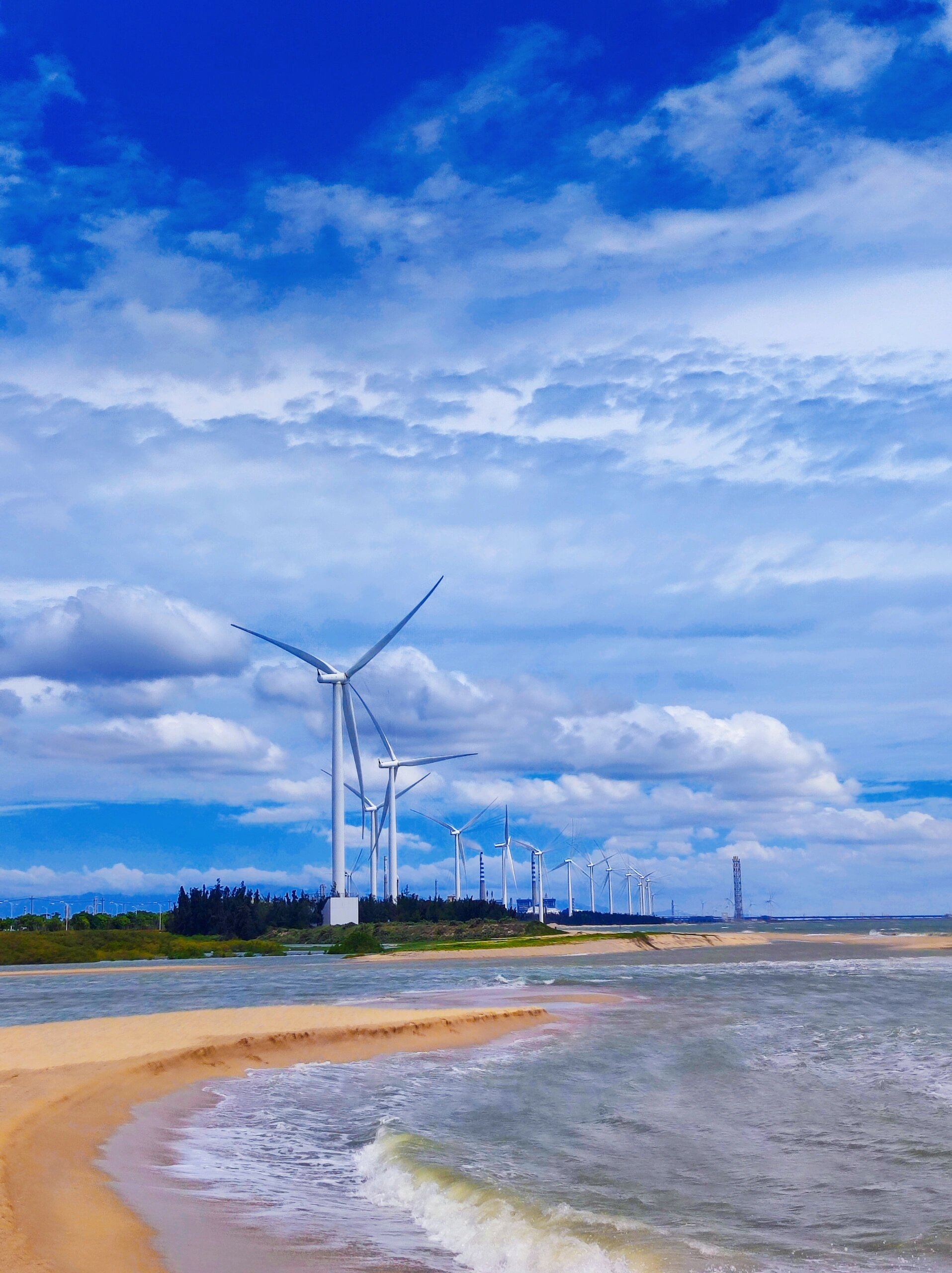 生旅游#   手机随拍「东方」的海一个人旅行也很棒|||景点介绍:鱼鳞洲