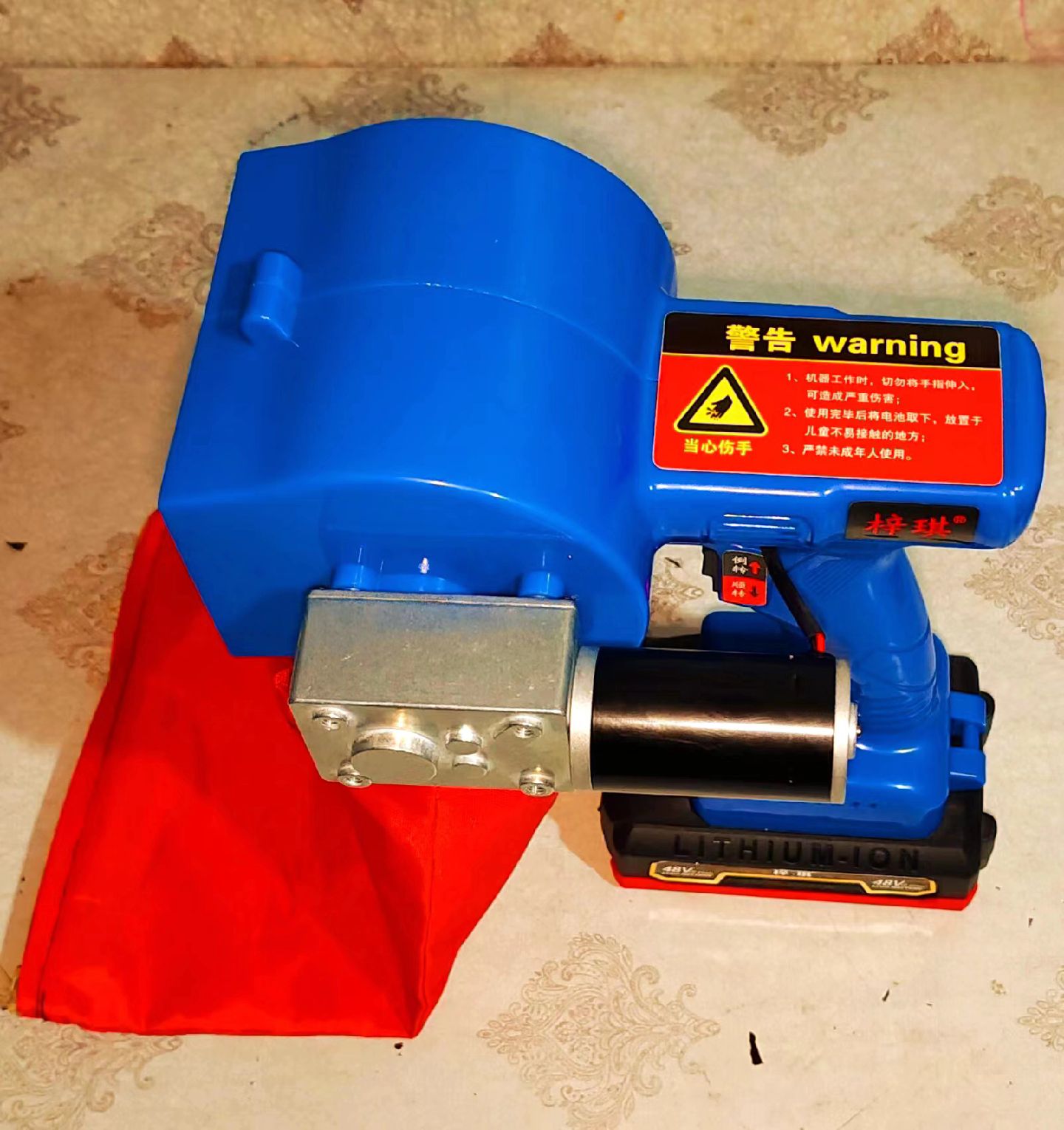 最新款电动花椒采摘神器,省时省力