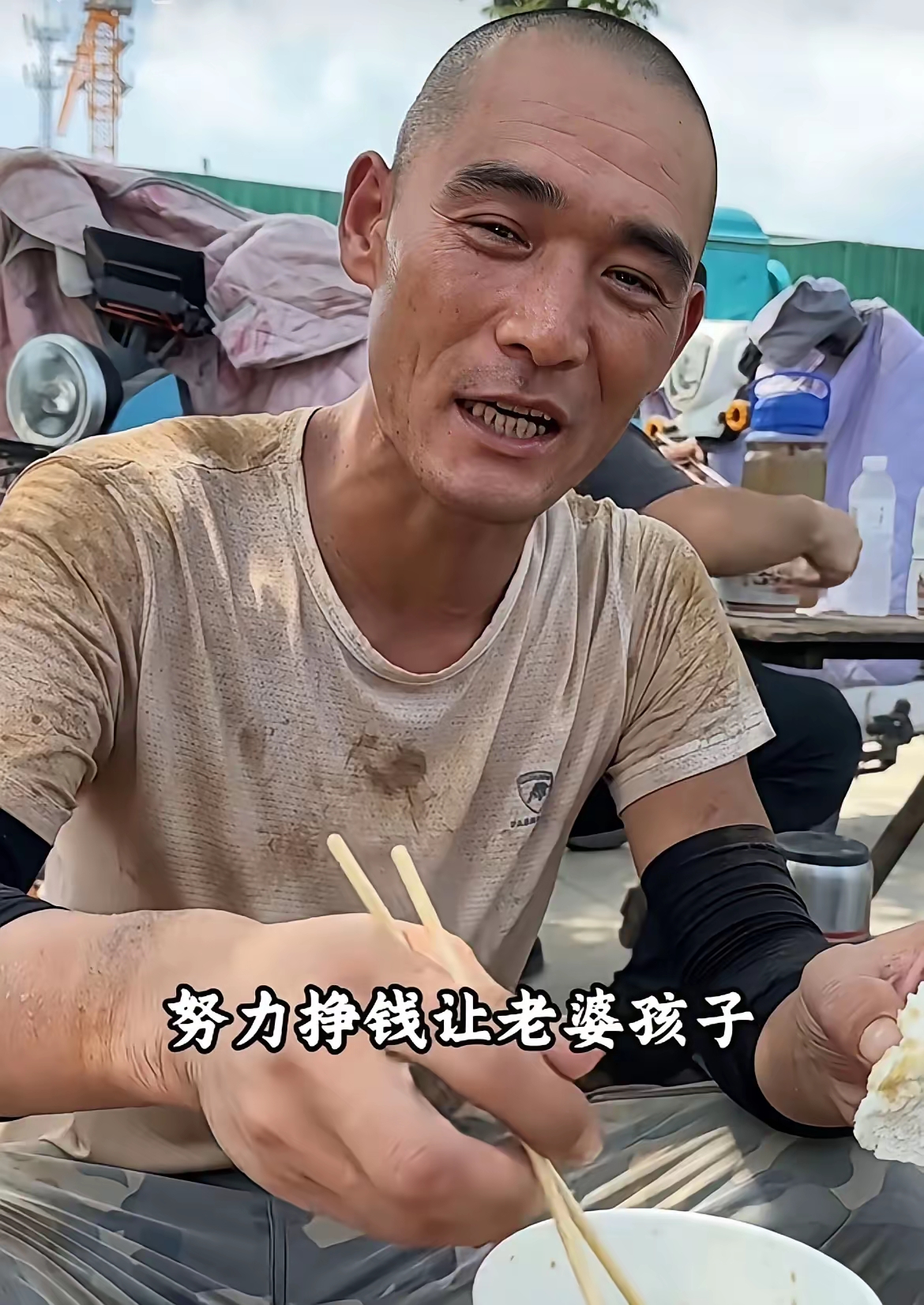 原来人过度操劳,真的会苍老的比较快,下面这位大哥才