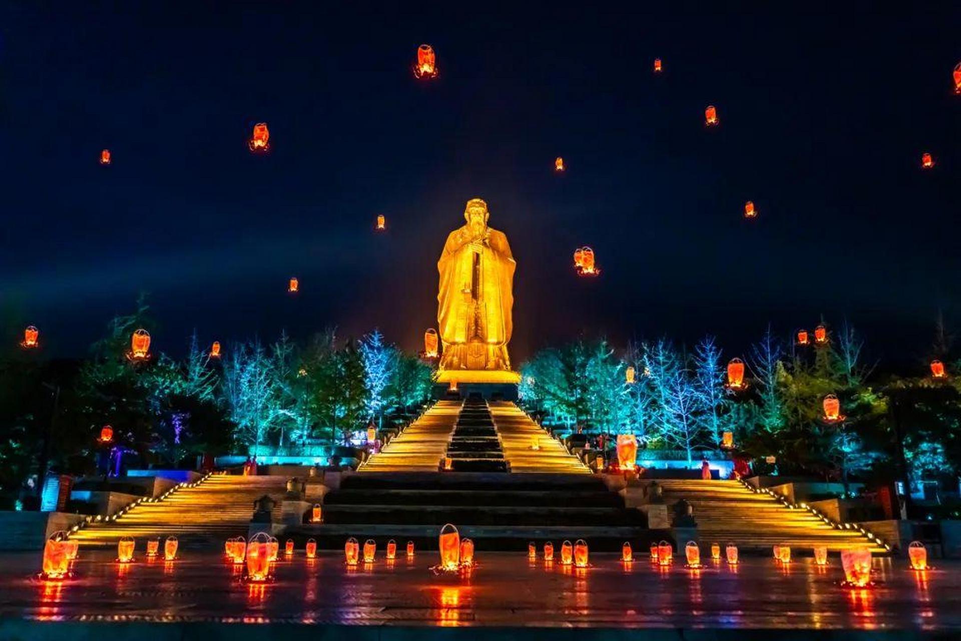 这个暑假有空,就来尼山吧,一定要看一场尼山圣境的表演.