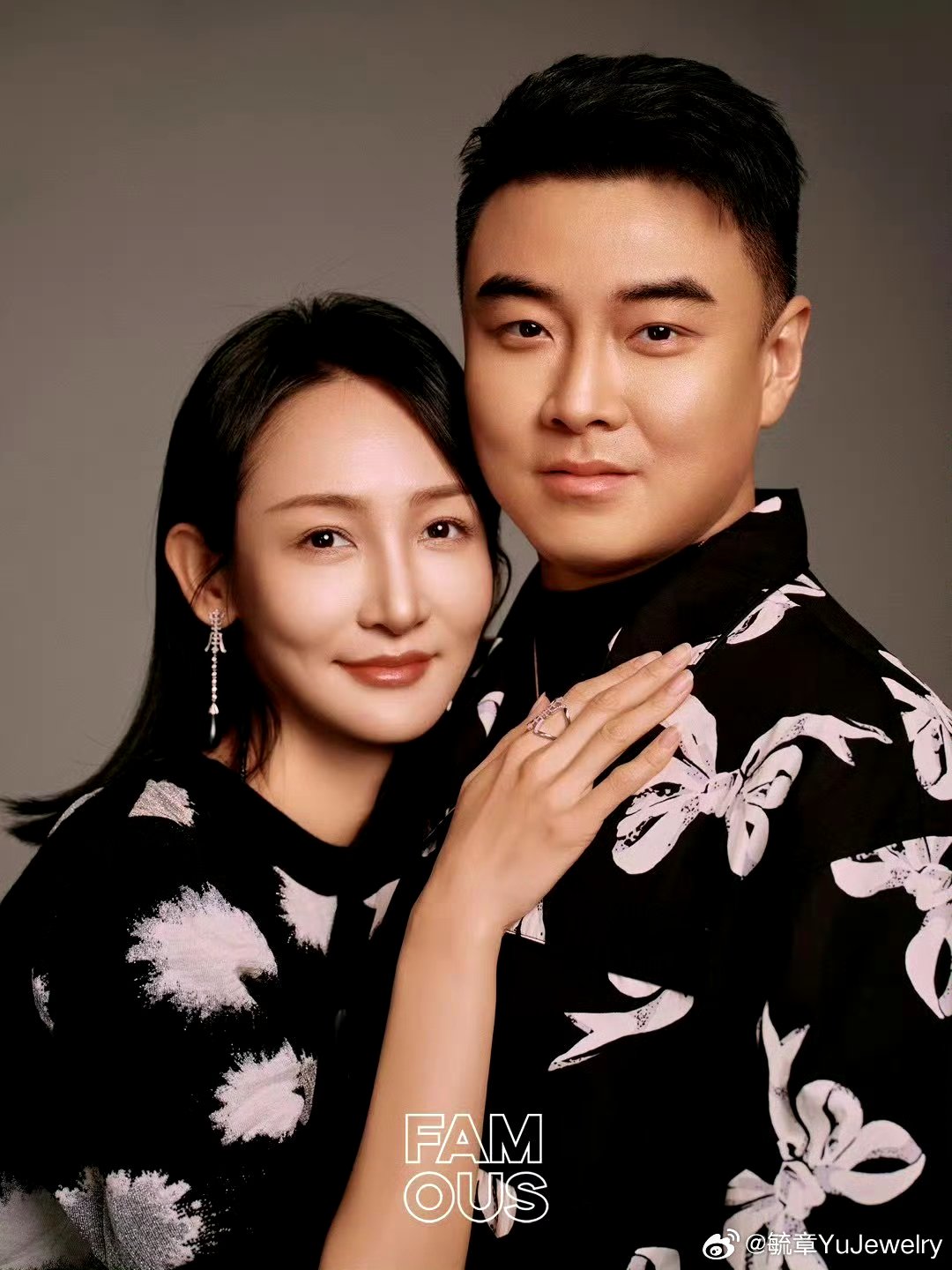 王皓和妻子闫博雅的时尚大片!