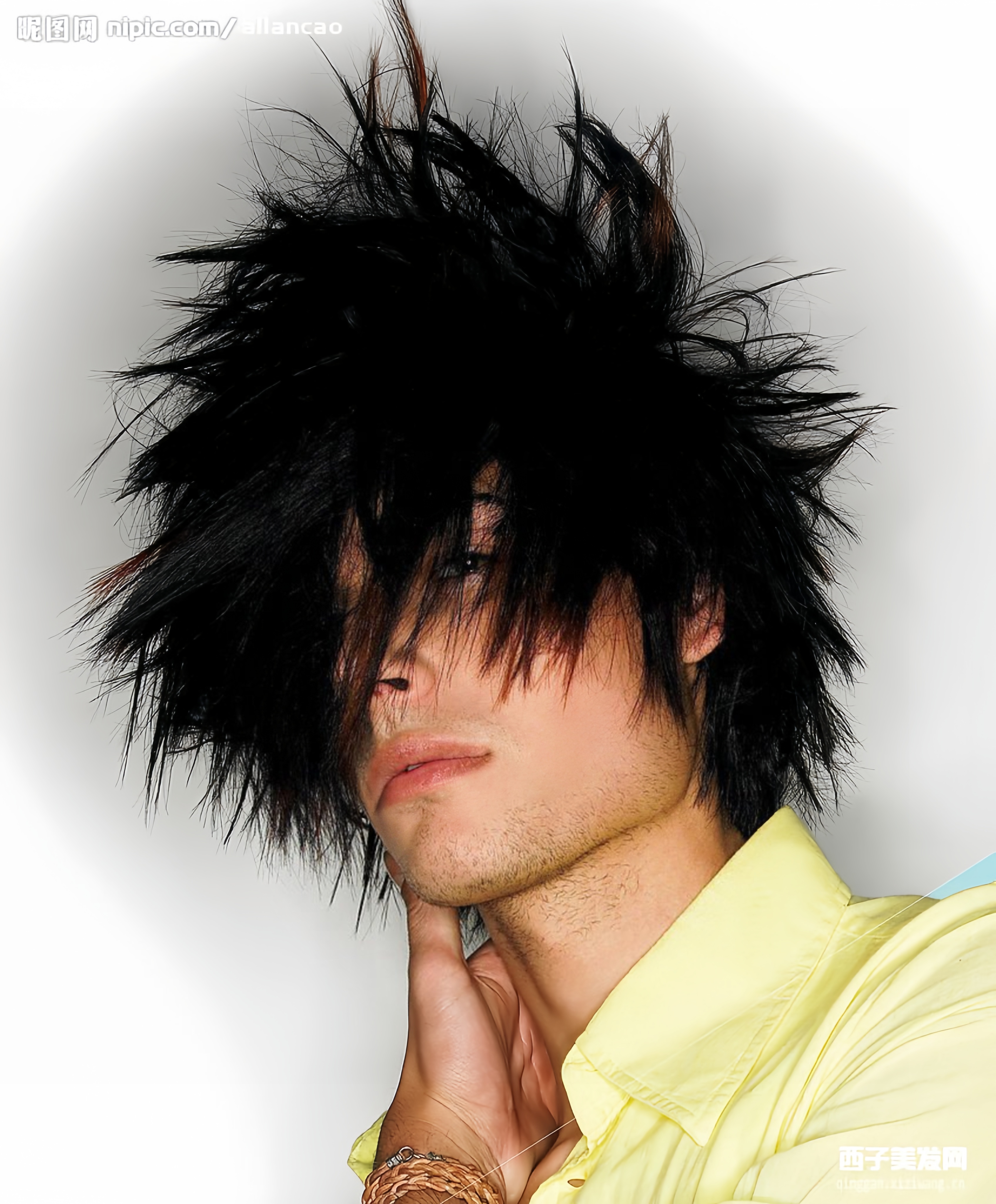 爆炸发型就像得罪了神灵,被雷电劈了一样的感觉